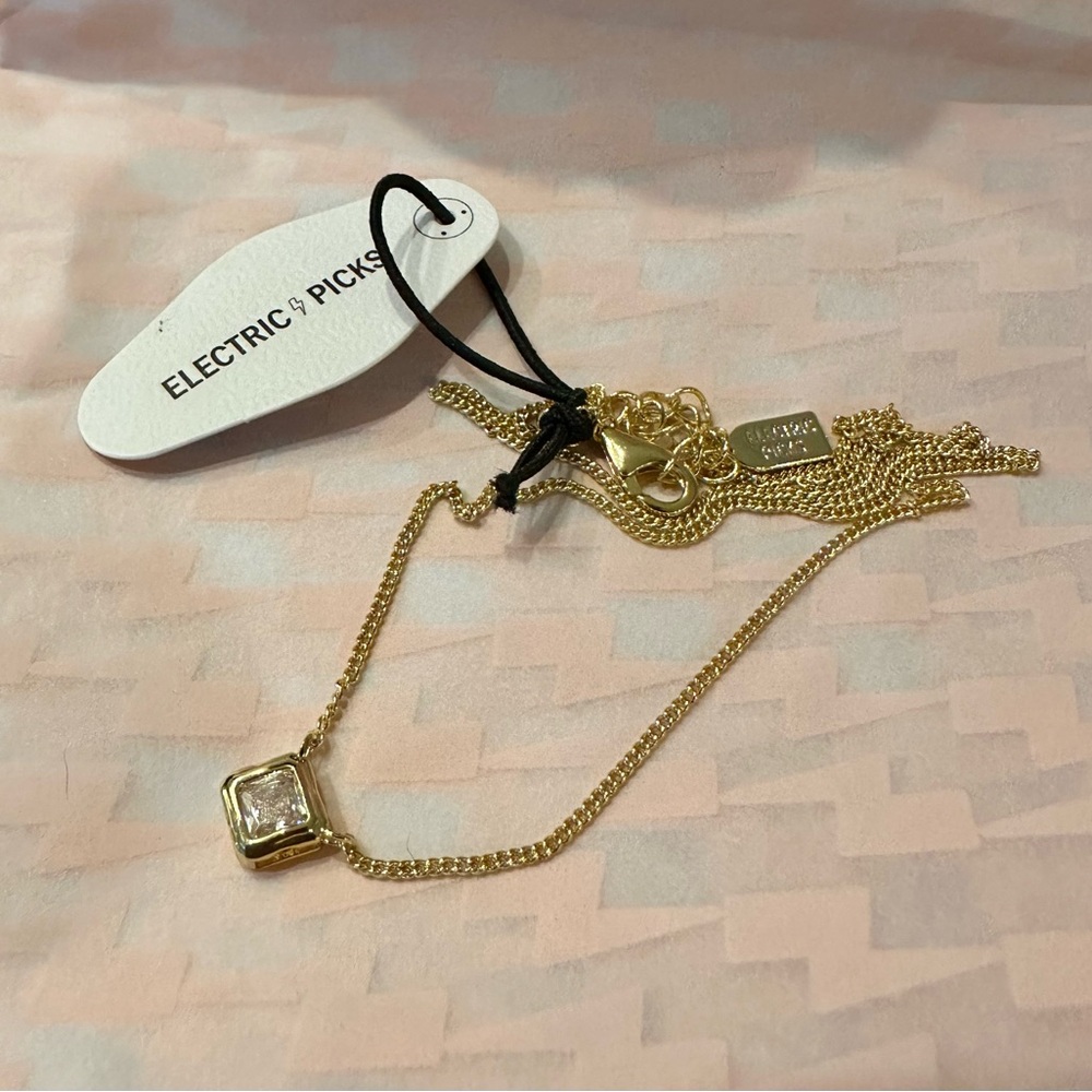Electric Picks Gold Necklace ⚡️